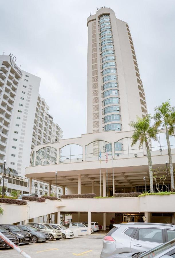 Romantic Couple Suite + Beach-Front Balcony Tanjung Bungah  Exterior photo
