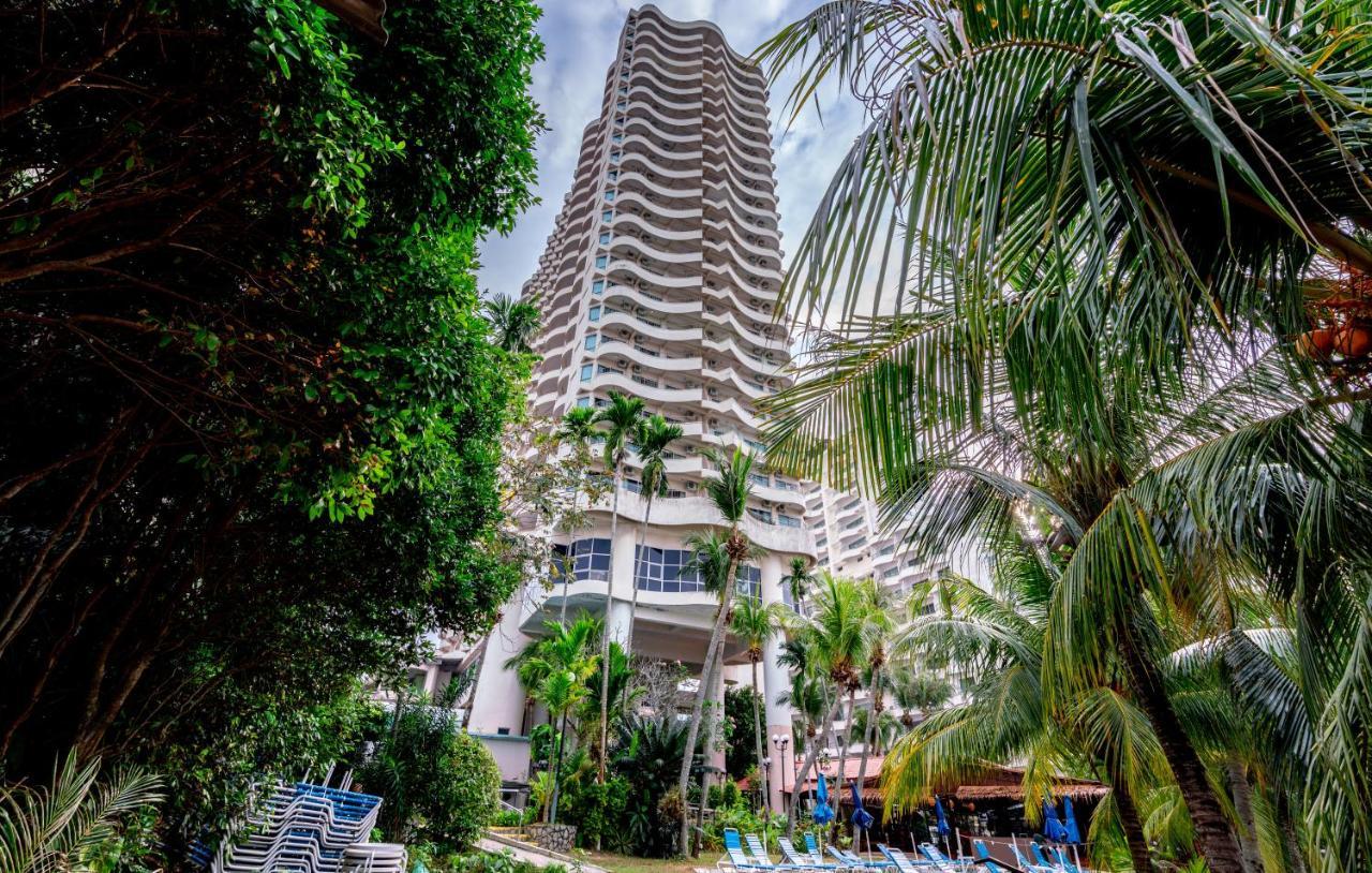 Romantic Couple Suite + Beach-Front Balcony Tanjung Bungah  Exterior photo